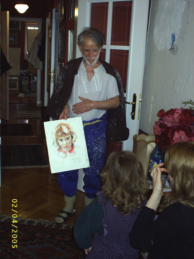 Pokazivanje portreta unuci Sofiji